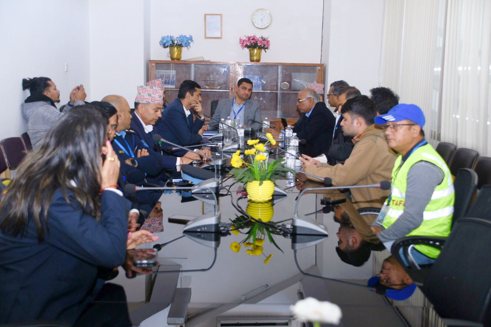 एमपक्स नियन्त्रणका लागि स्वास्थ्य मन्त्री पौडेलद्वारा त्रिभुवन विमानस्थलमा आकस्मिक बैठक